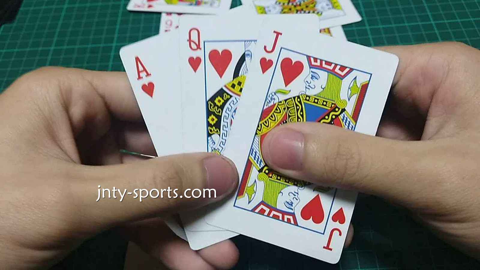 在贝博体育快速玩起棋牌游戏《越南扑克》经典比大小